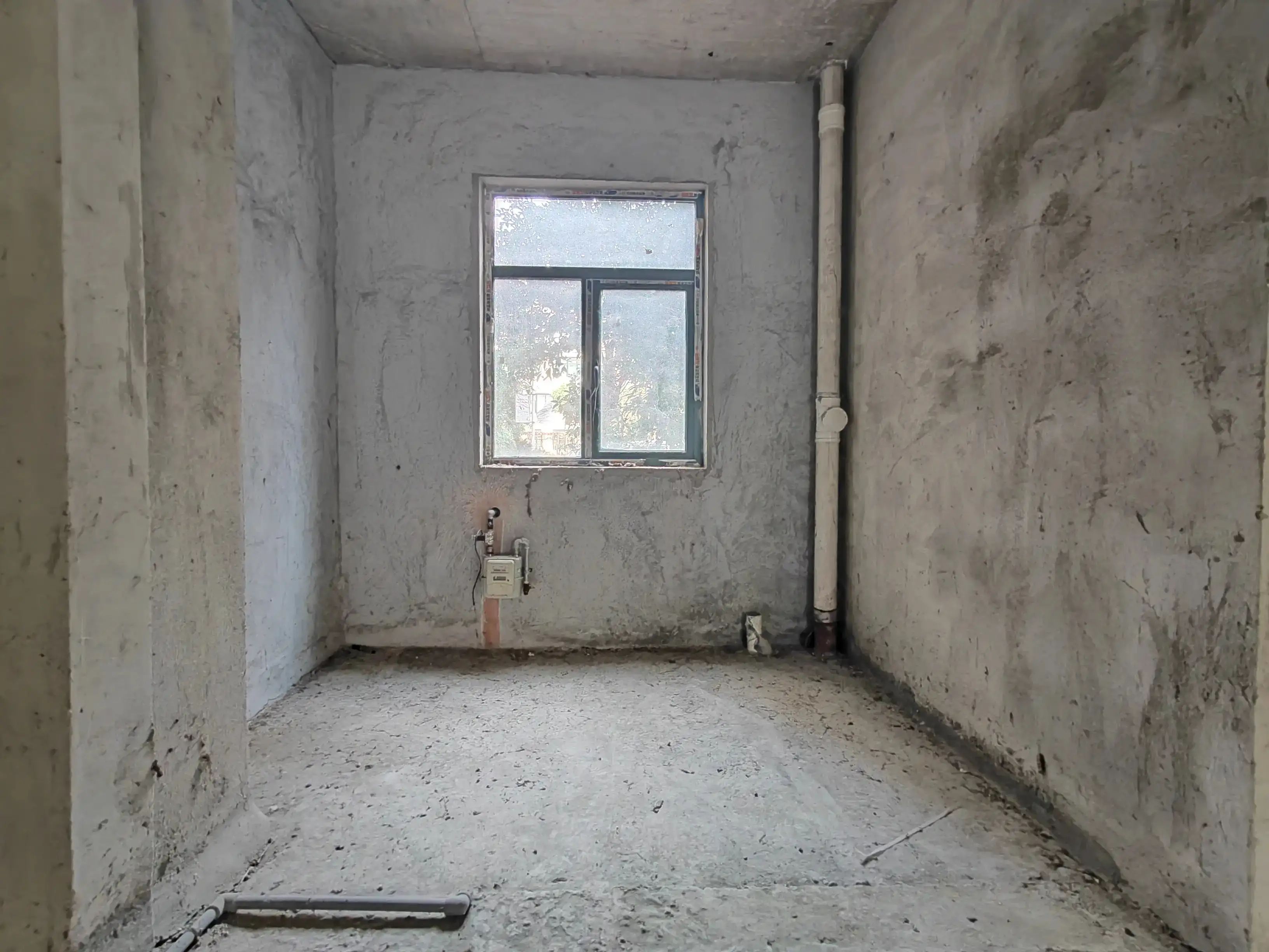 城南，新街，​洋房，一‮带楼‬院子​，南北‬通透，单价3300​，诚心出售