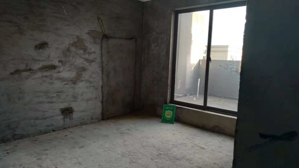 绿地华庭锦城毛坯稀缺小面积三房户型通透视野好价格不高速来下手