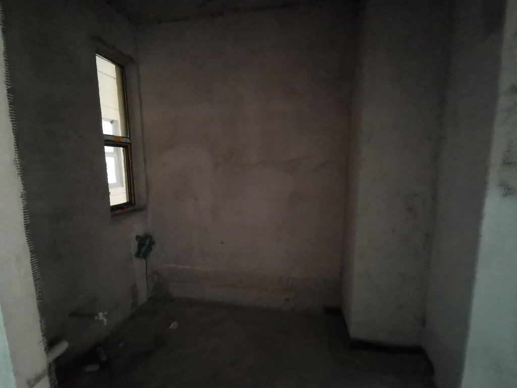 新三中元泰未来城毛坯大三房中间好楼层