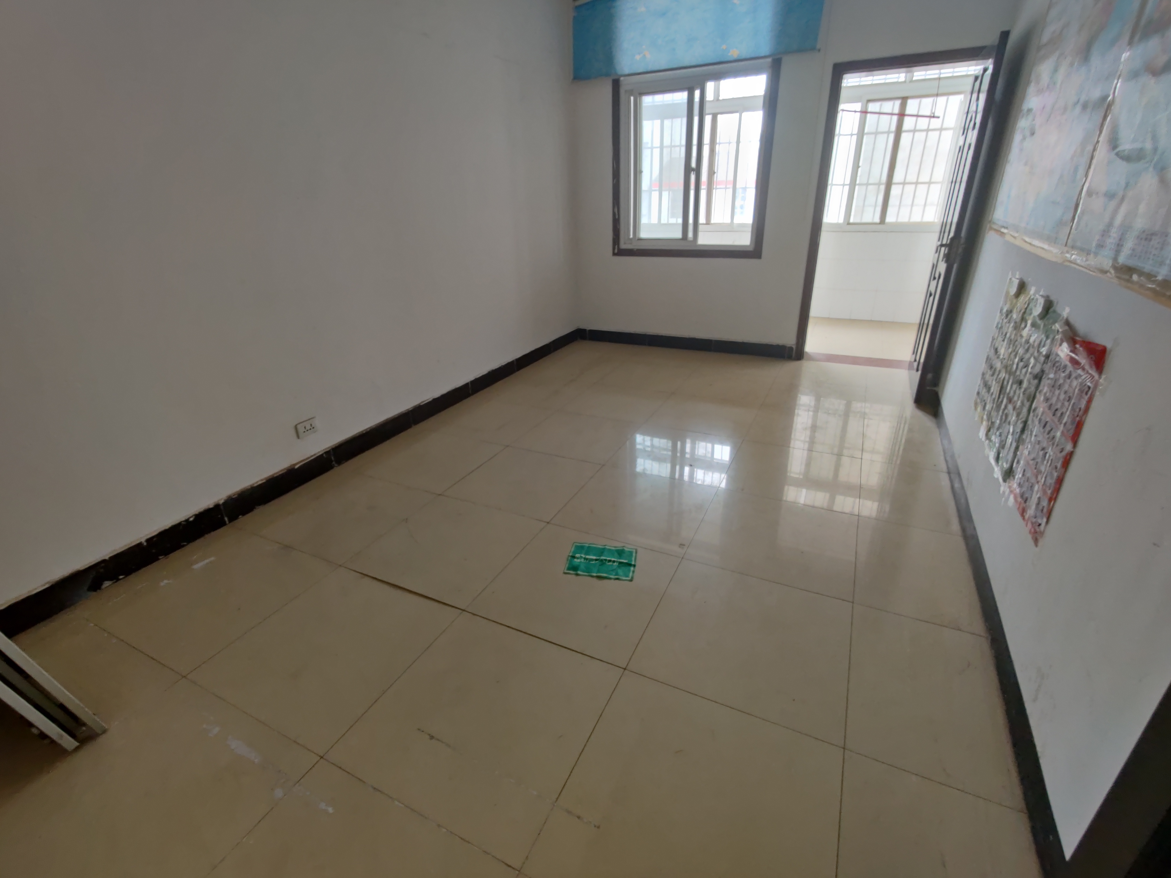 新村河东街 栋单元楼一梯一户大平层带地下室车库 立水电有卫生间