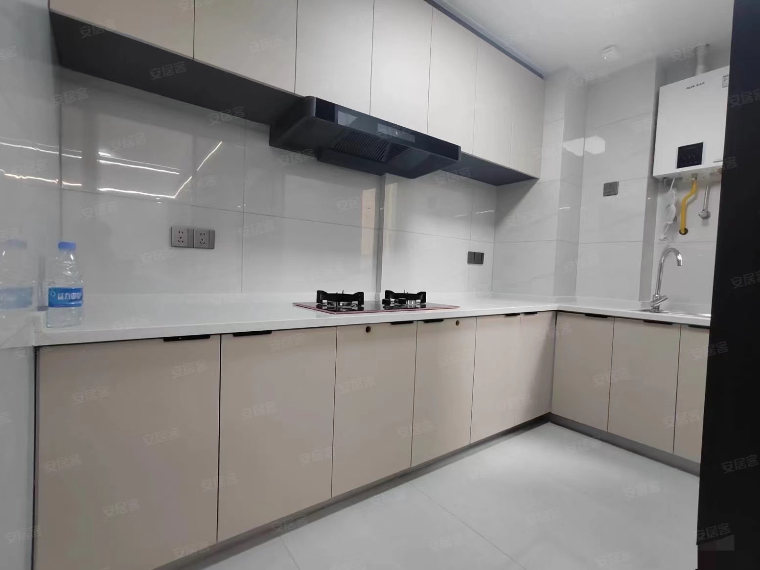 29，捡漏，森林国际，全新装修，精装三房，证件满二，户型采光好