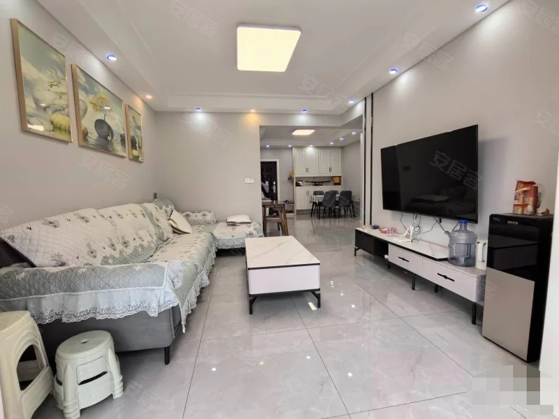 403，捡漏，降‬价了，森林‬国际，精装三房​，成色新，拎包入住