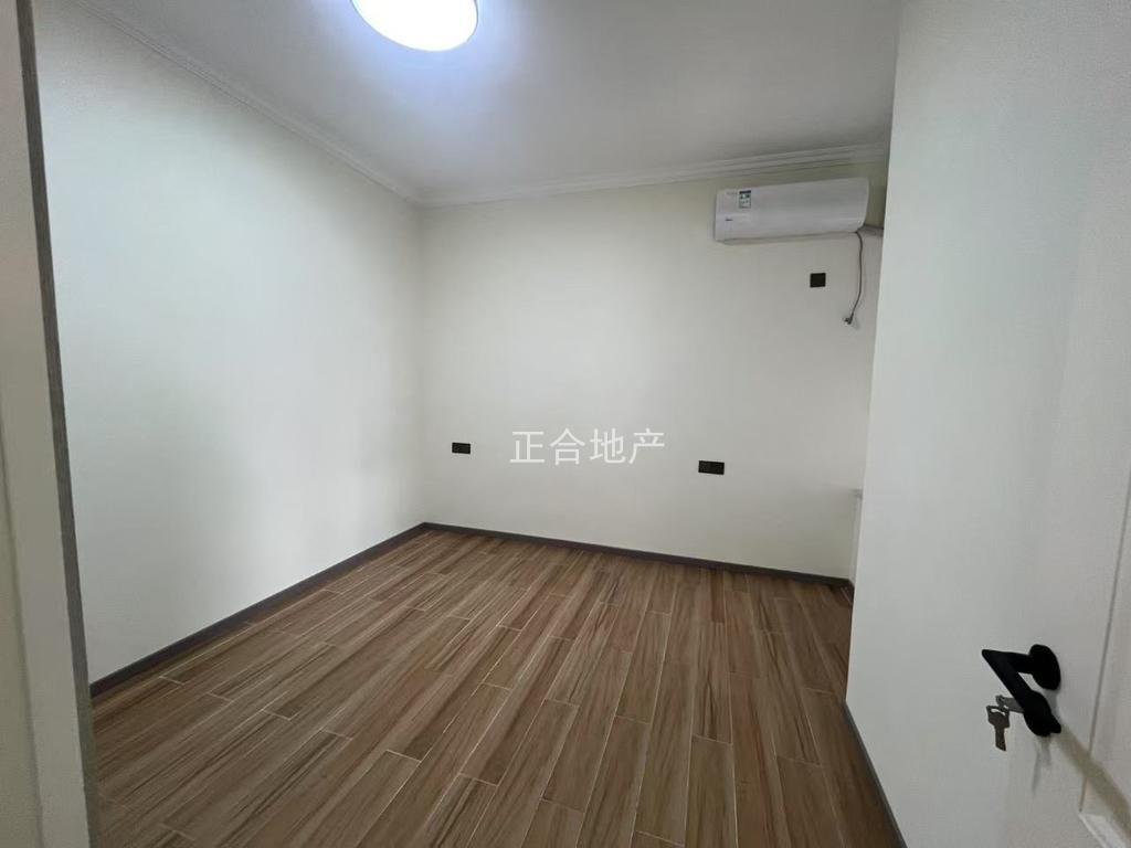 降价了，城南，南国明珠，诚心出售，电梯好楼层9楼，精装三房，全屋中央空调，