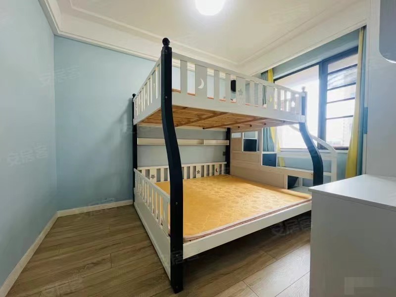 急售，​荣‮及怀‬第‬世家，精装三房，单价6500元，证满二，几乎全新，好楼层