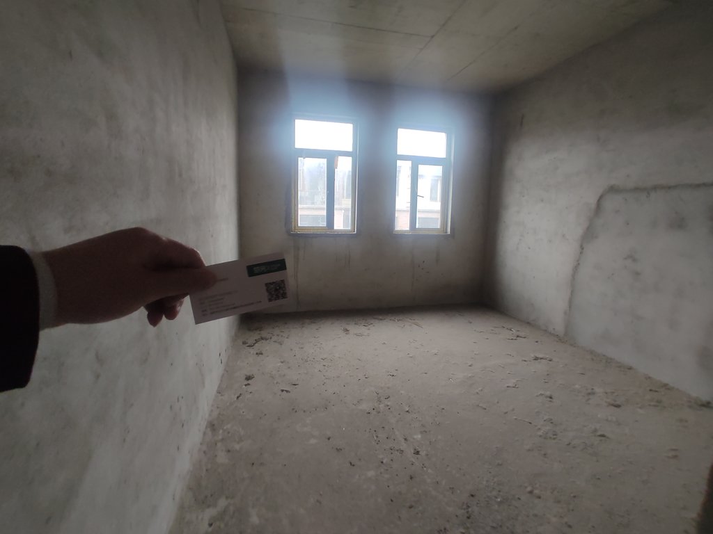 新区花苑，挖沟别墅.太子湖旁边联排别墅，性价比超高，业主诚心卖，看房方便