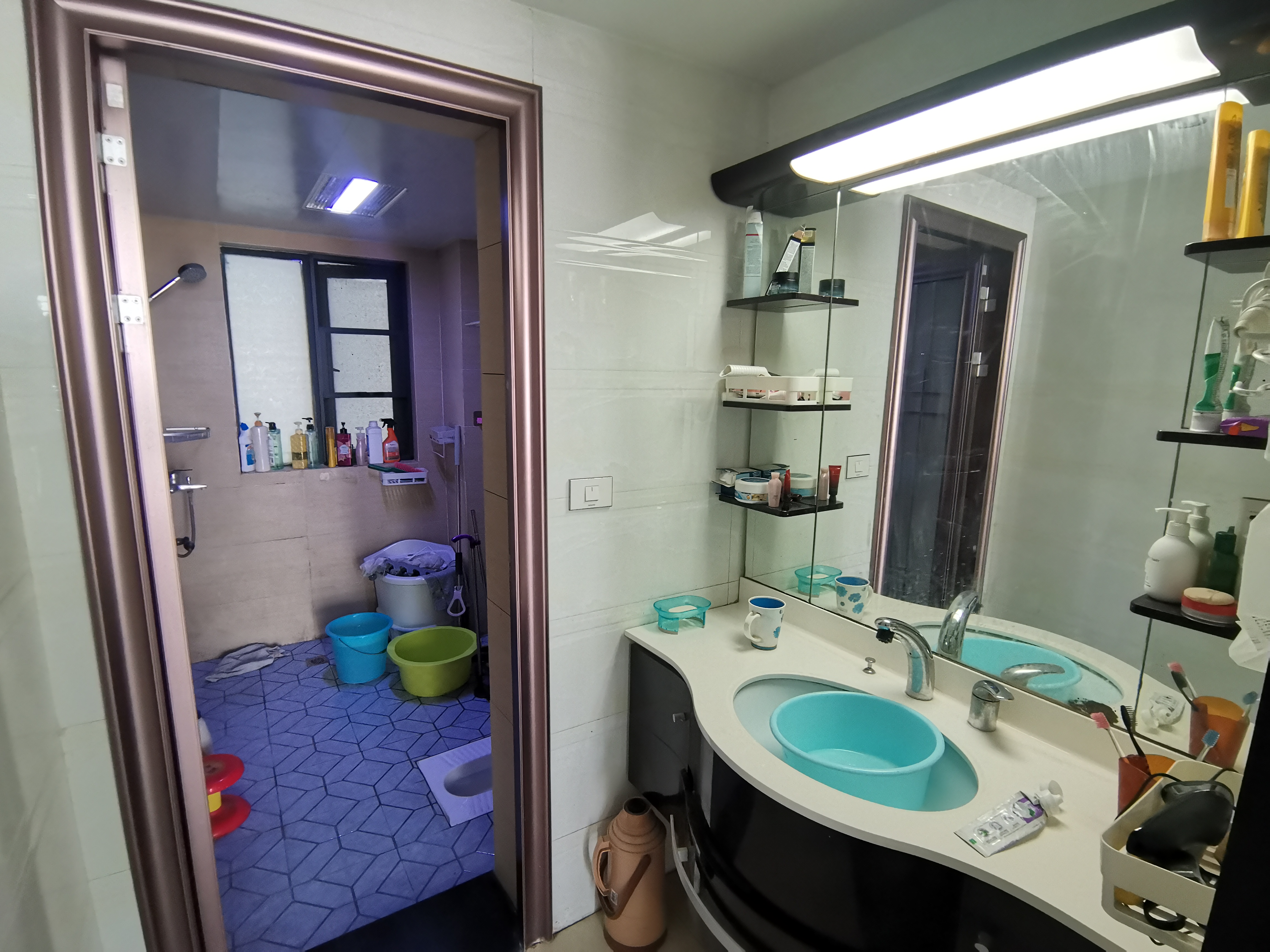 御景名邸精装三房两卫，中间好楼层，家里保养的非常好，户型通透诚意出售