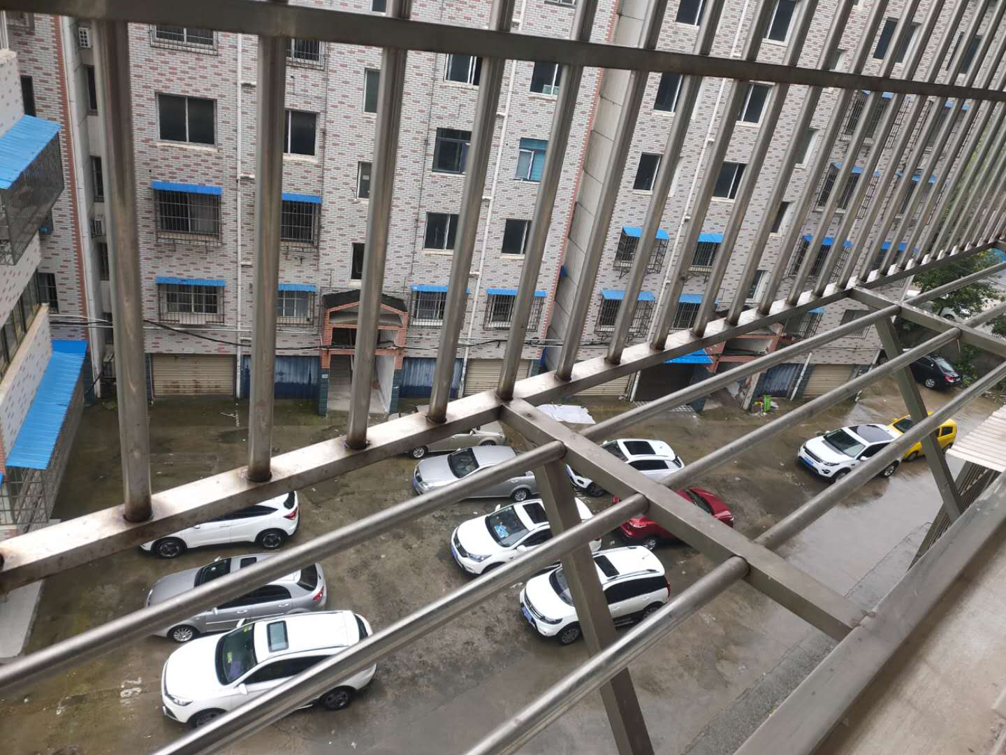 天门桃花源对面步梯中层大四房价格美丽