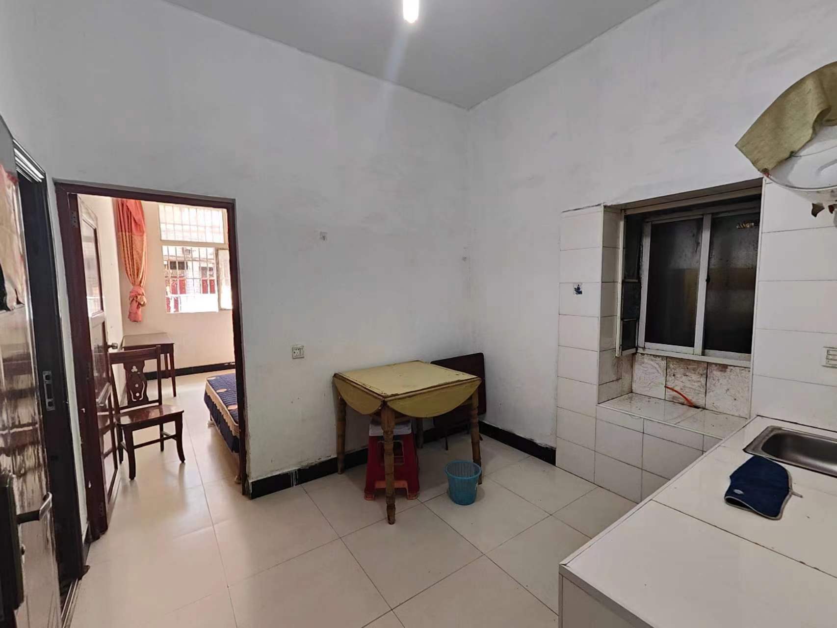 价格真的是便宜啊，沃尔玛附近的两室一厅一厨一卫，看房方便