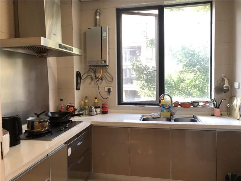 急售绿地华庭绿化覆盖大 的生活品质室内装修好证满两年过户费低