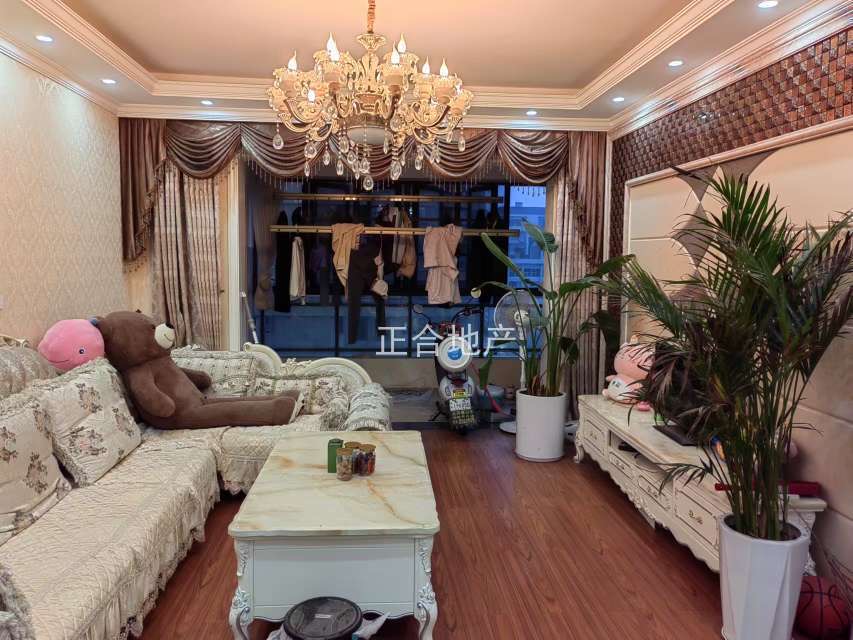 业主诚心出售！御台公馆，单价5000，精装三房， 满五，家私家电全送，