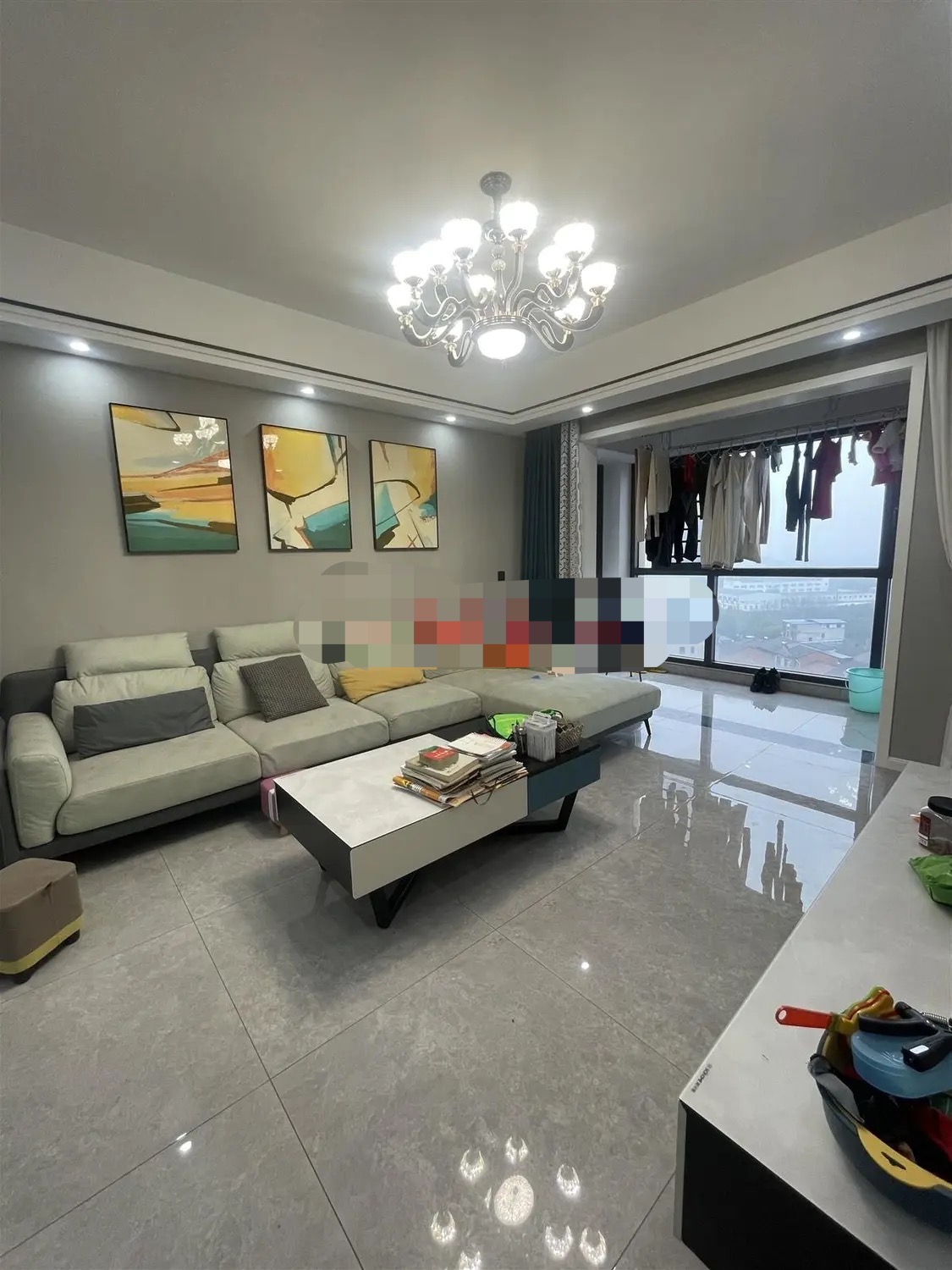 城南，电梯好楼层13楼，9成新，精装大两房 ，证满二，拎包入住