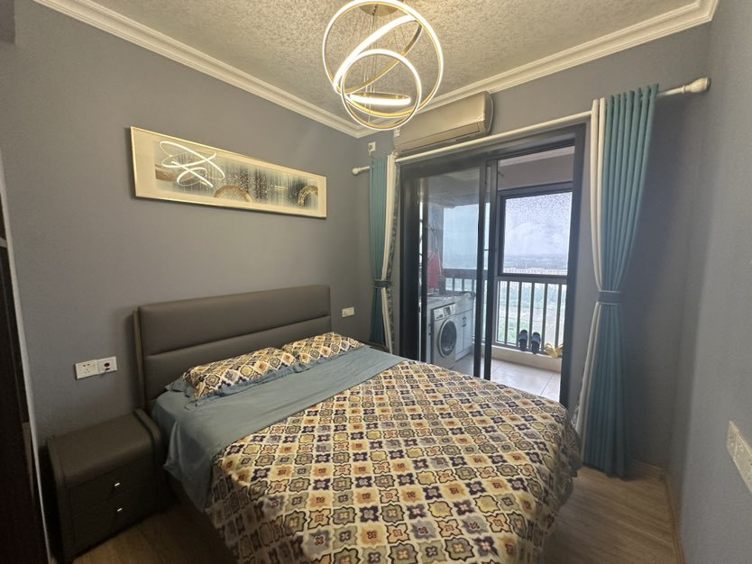 亏本出，城南，碧桂园，豪装4房，证满二，拎包入住，一口价69.8万