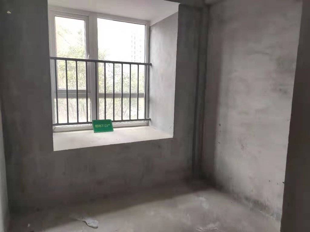 森林国际毛坯大三房仙桃新二中下楼就上学带大平台晾晒东西一级棒
