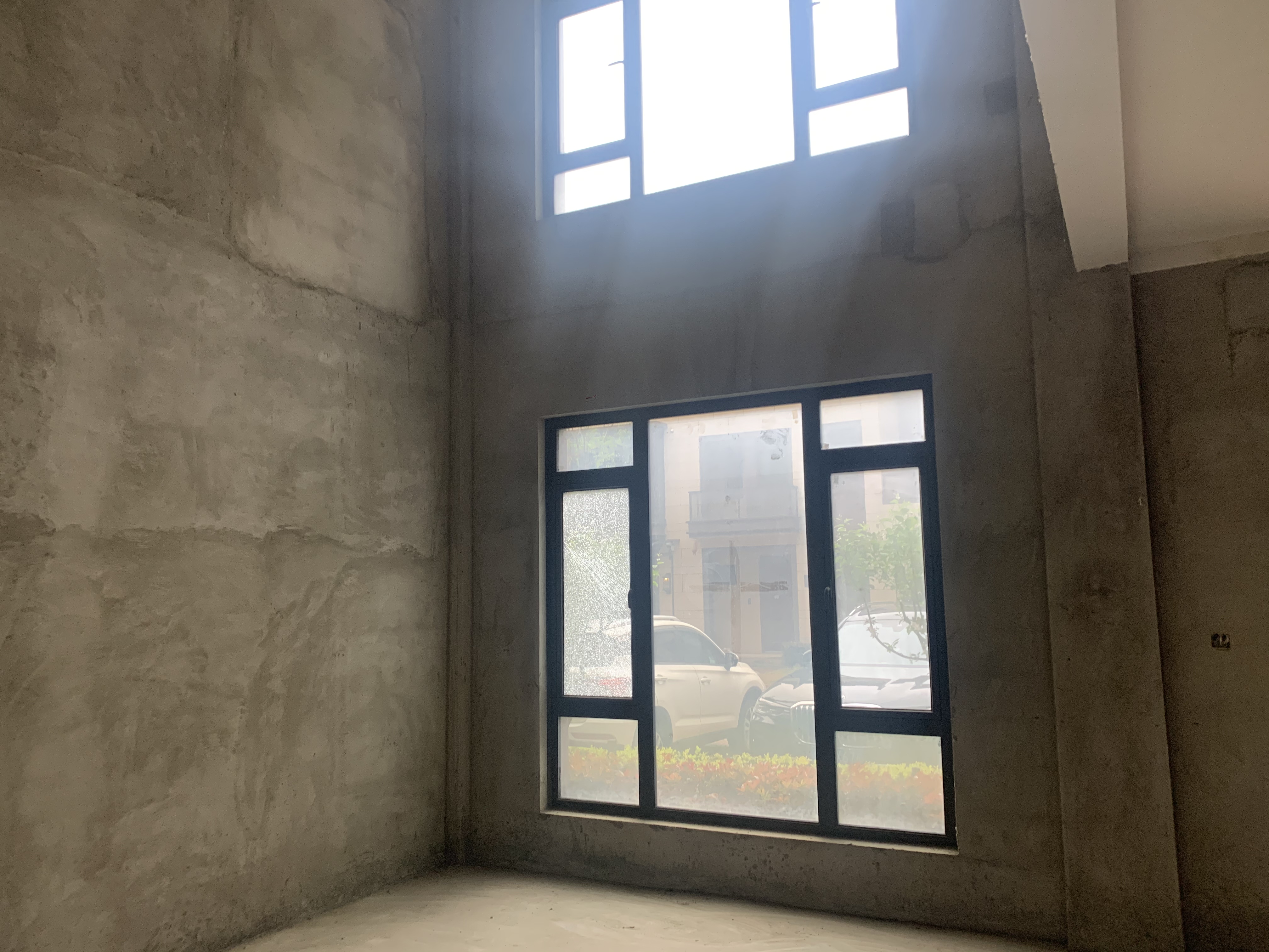 138万，别墅，全市ZUI优质，还是边户，带2车位，约40平米花园，有天有地