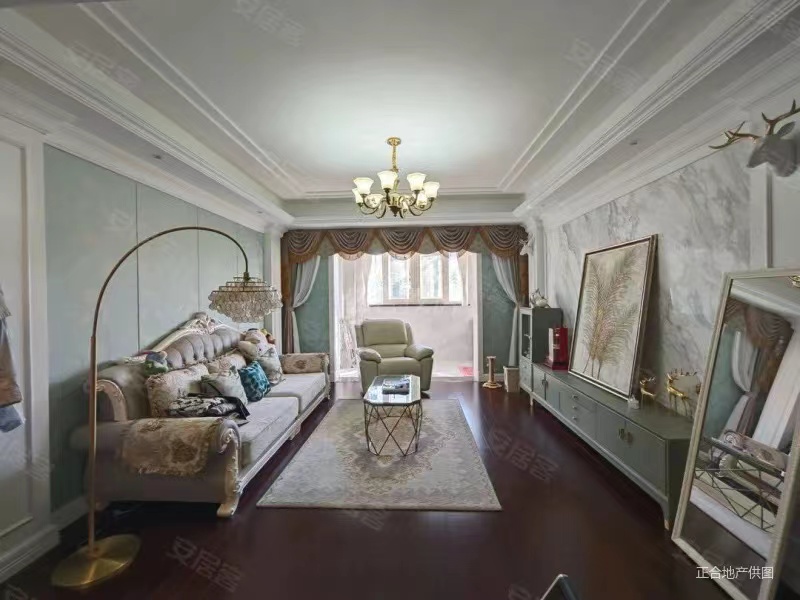 房东诚心出售，绿地香格里拉，一二楼复式​带花园洋房，有车位，