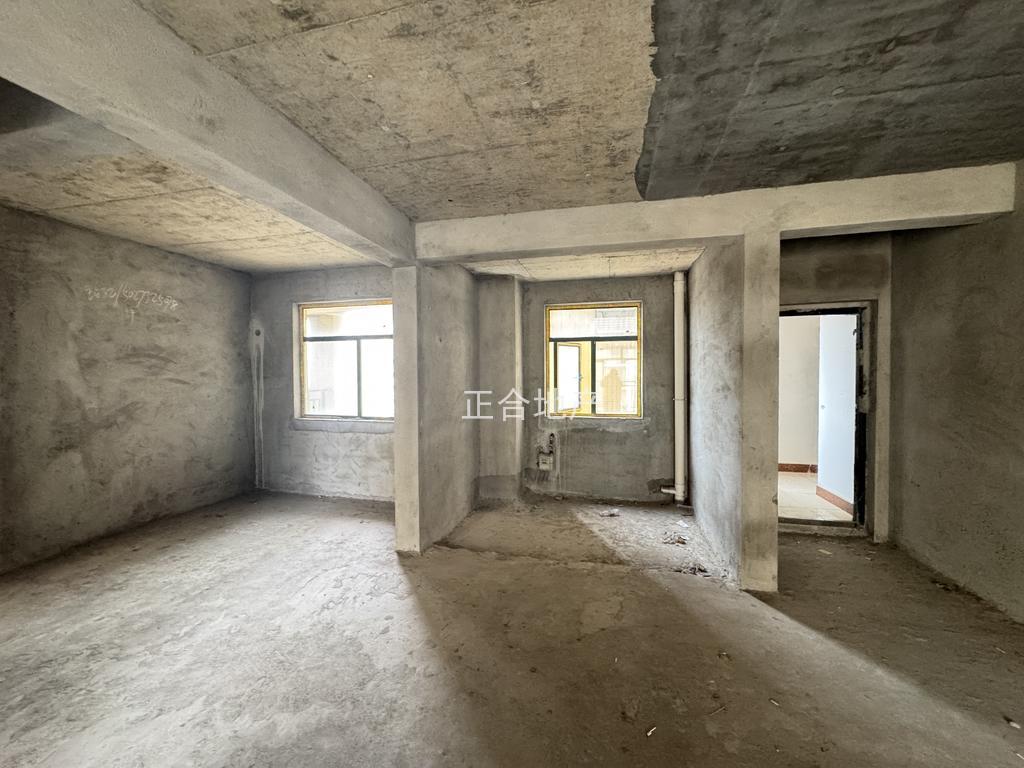 新城壹号新街，毛坯大三房，边户，好楼层，南北通透，双阳台，采光好，满五