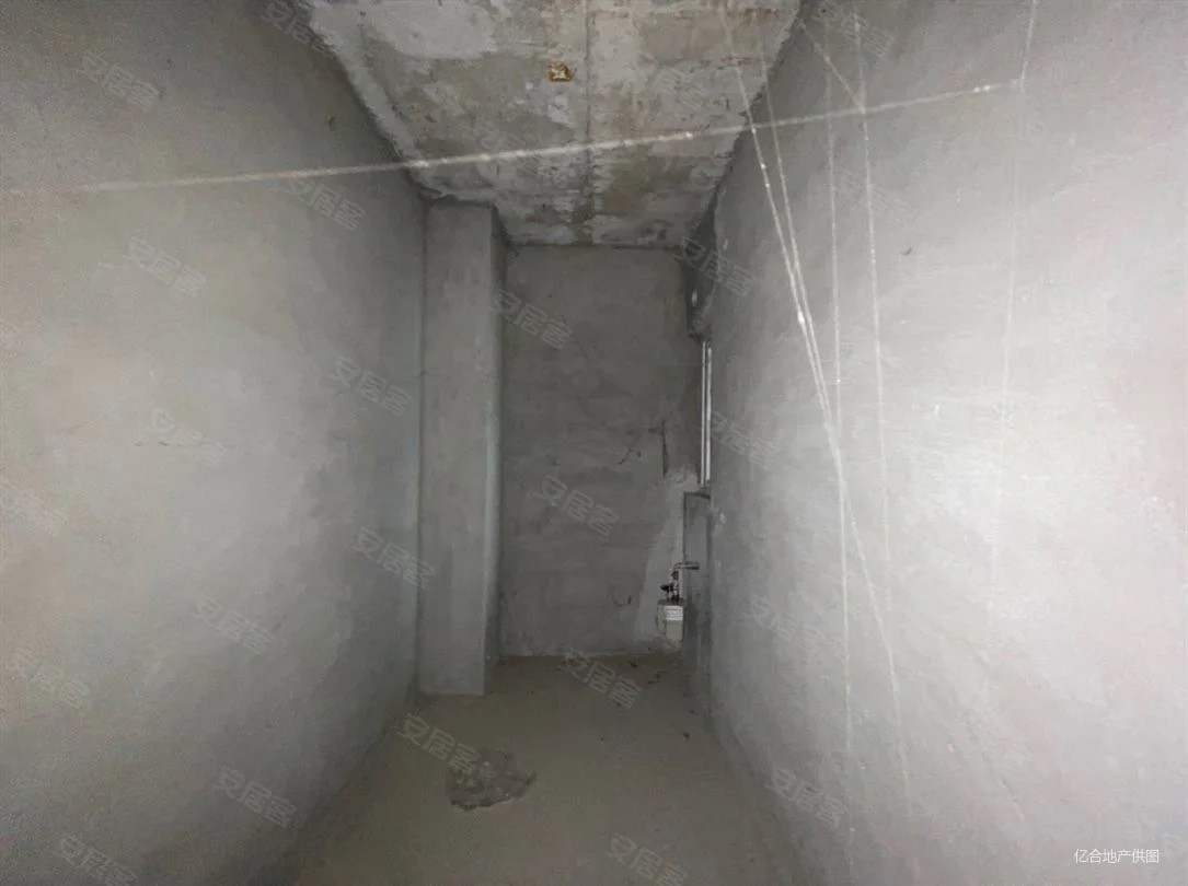 67，满庭春小三房，自带庭院，南北通透，业主亏本出