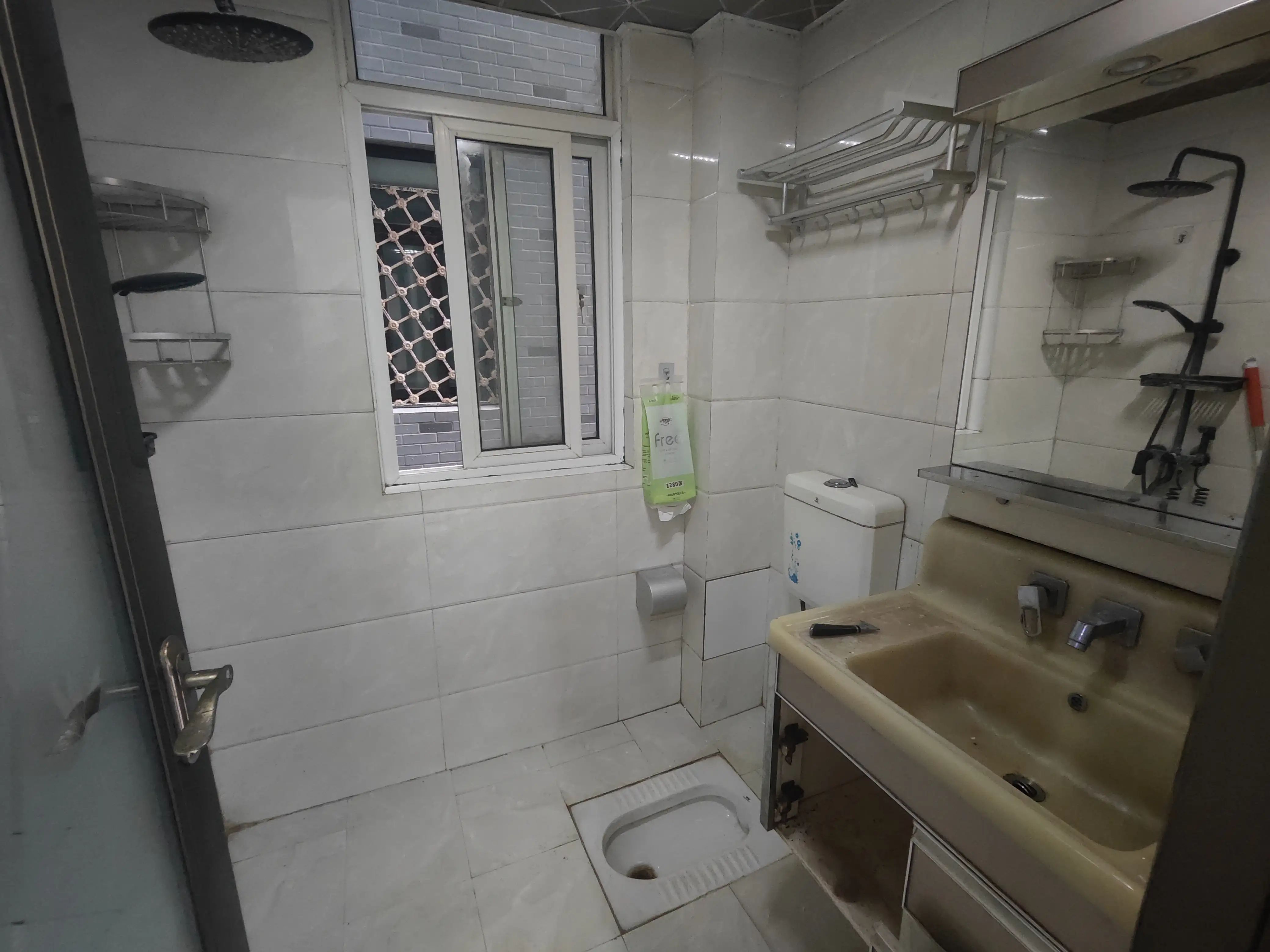 城南，带露台，步梯好楼层，星城国际和园公馆，精装三房，证满二