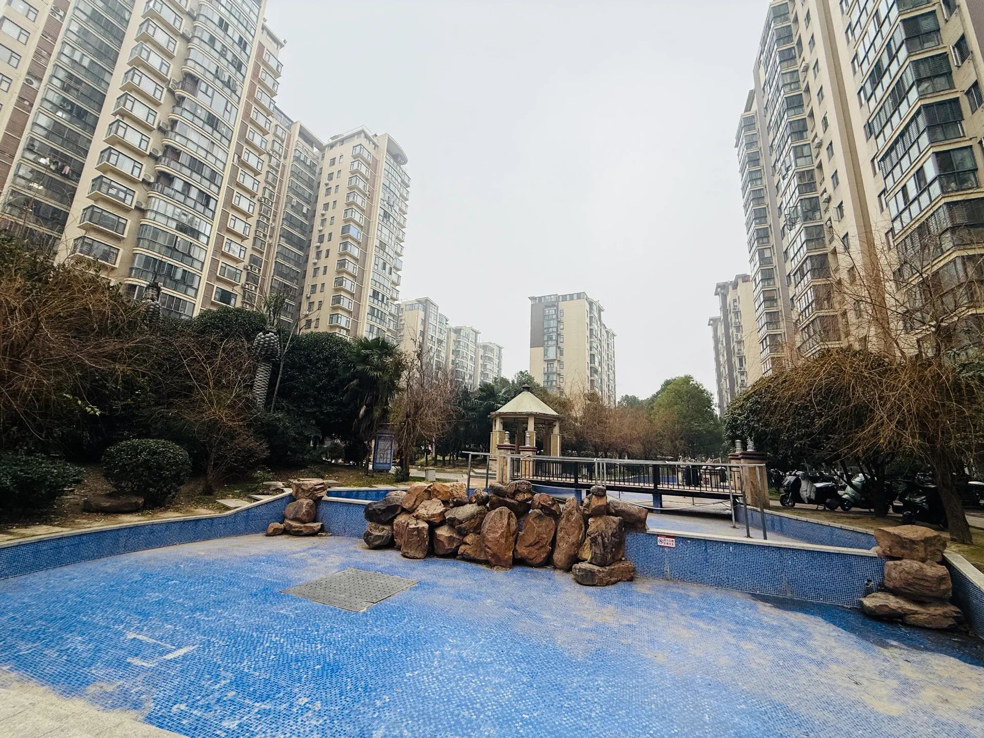 捡漏，德政园仙桃晓雪旁，中央华府，精装大两房，7米大阳台，