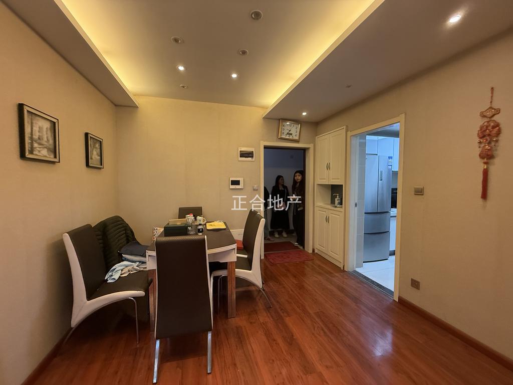 诚心出售，新城一号，精装2房，中间楼层，证满二，拎包入住