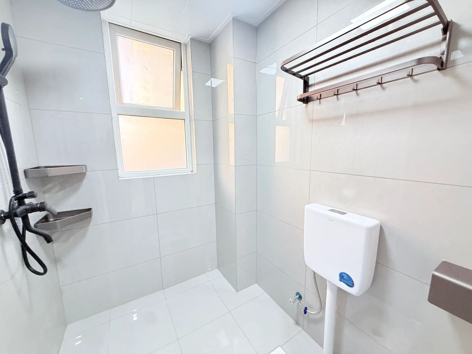 城西，满庭春，精装三室两厅两卫，入户花园，好楼层，证满二