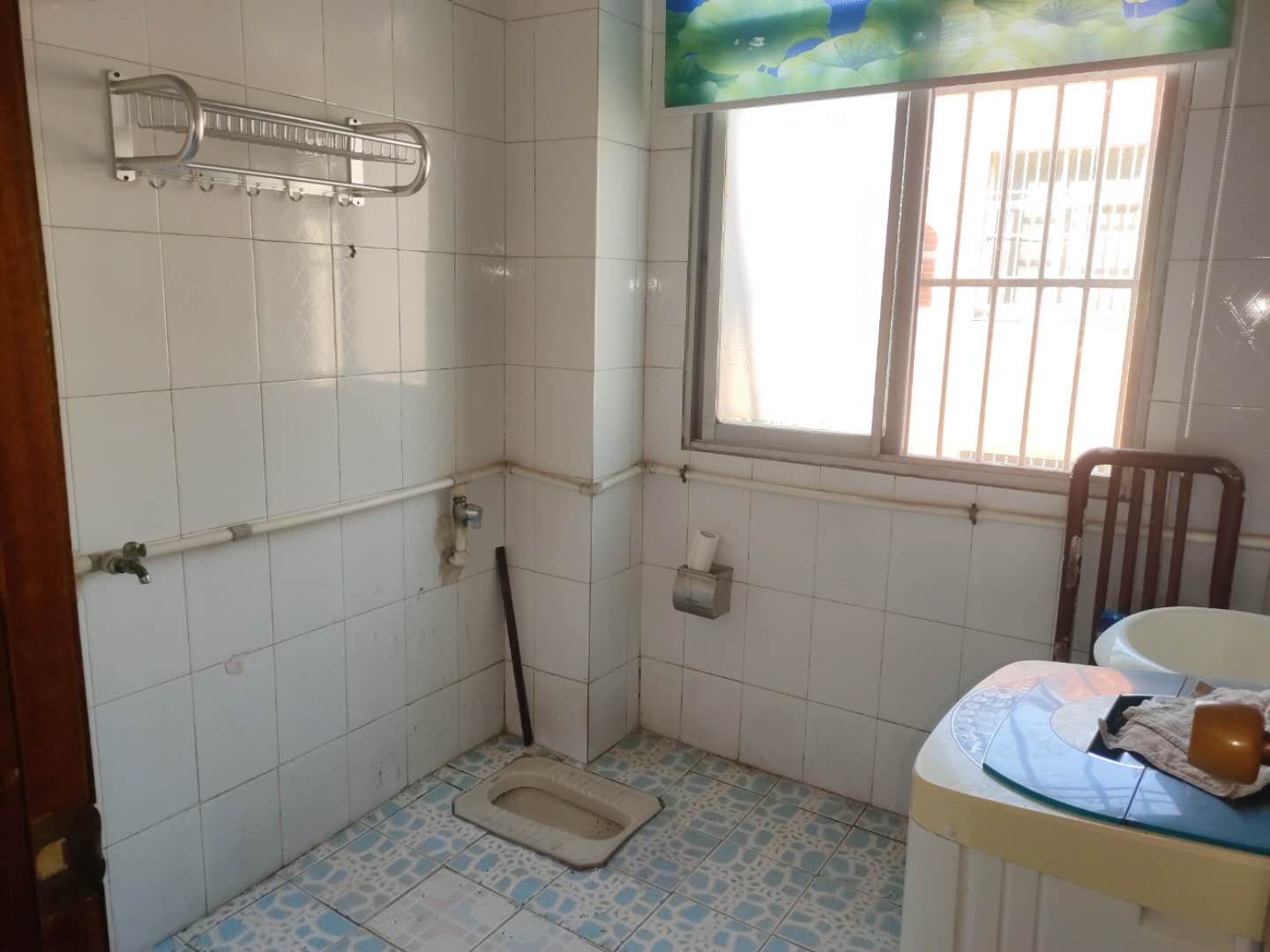 实验四小旁边中层停车方便 二中  