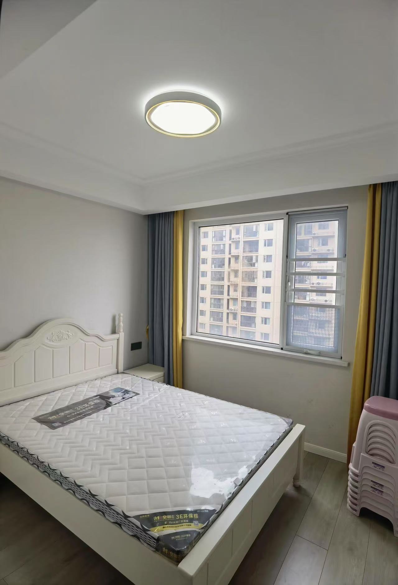 捡漏，城西，锦绣江山，精装三房，中间楼层，装修成色新，证满二