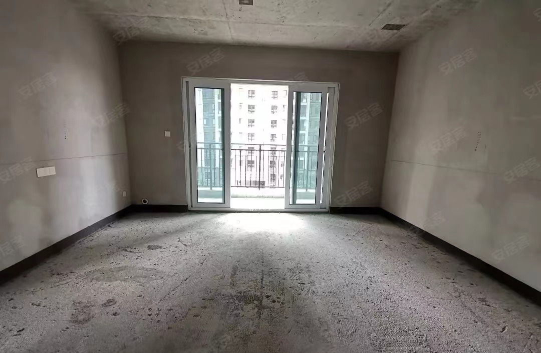 62，城南一梯一户，电梯洋房，直接入户，南北双阳台，房东亏本出