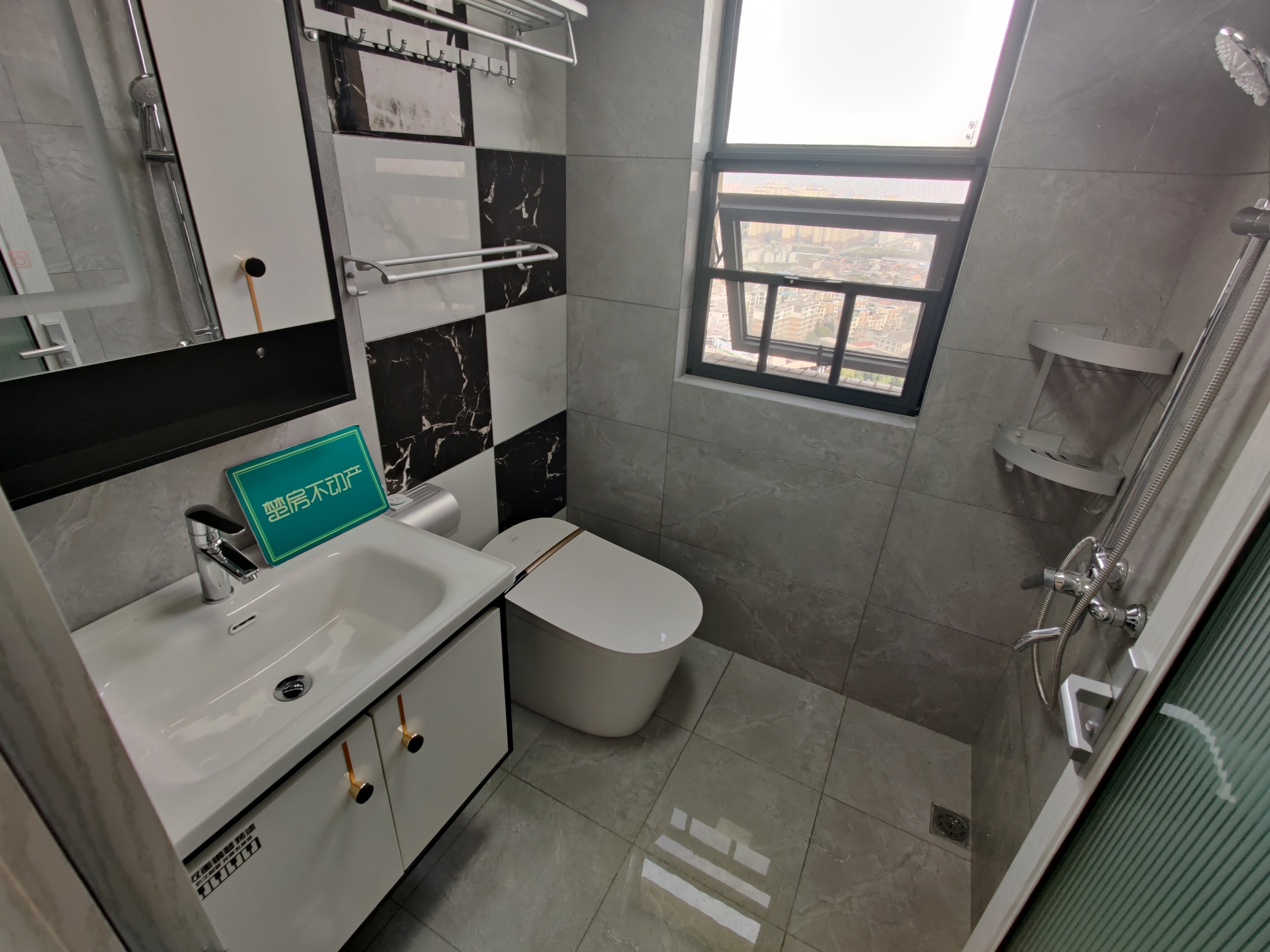 御台公馆全屋定制全屋品牌家私家电一天未住全屋中央空调有赠送面积房东亏本卖