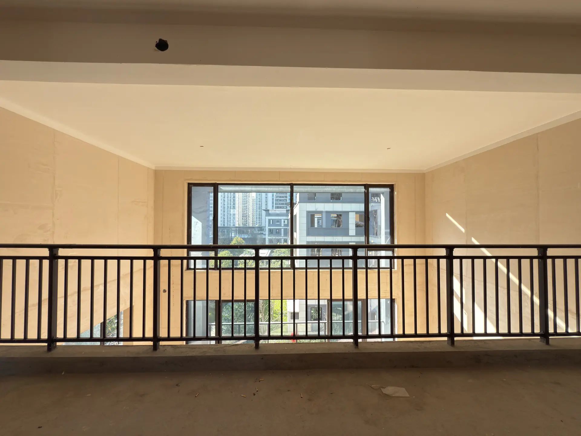 诚心出售。吾悦，叠墅，位置好日照强，业主诚心出售