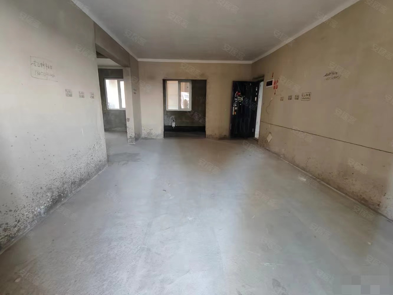 43，新二中对面，森林国际，仙湖公园沔阳公园旁，单价5500，满二，中间楼层