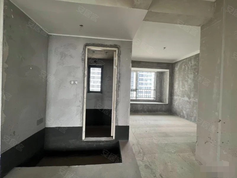 城南，金科，边户，业主抖降15万，单价3200，边户，大三房，南北通透，好楼层