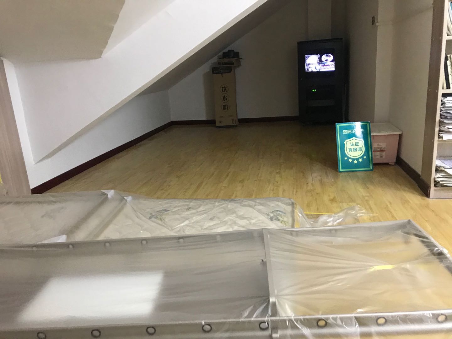 御江湾全新装修证满二三加一层联排别墅全屋监控设备价格美丽