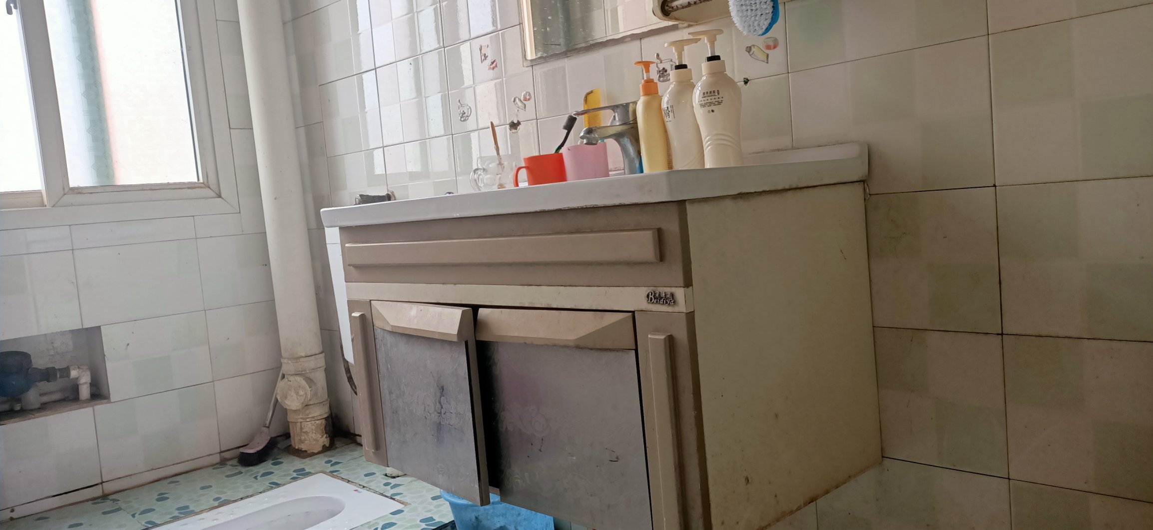 沙嘴菜场旁好楼层108平，三室两厅一卫，南北通透采光好