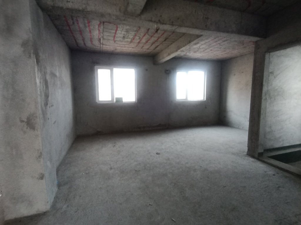 城西大盘满庭春毛坯供暖大三房下楼就是雪校