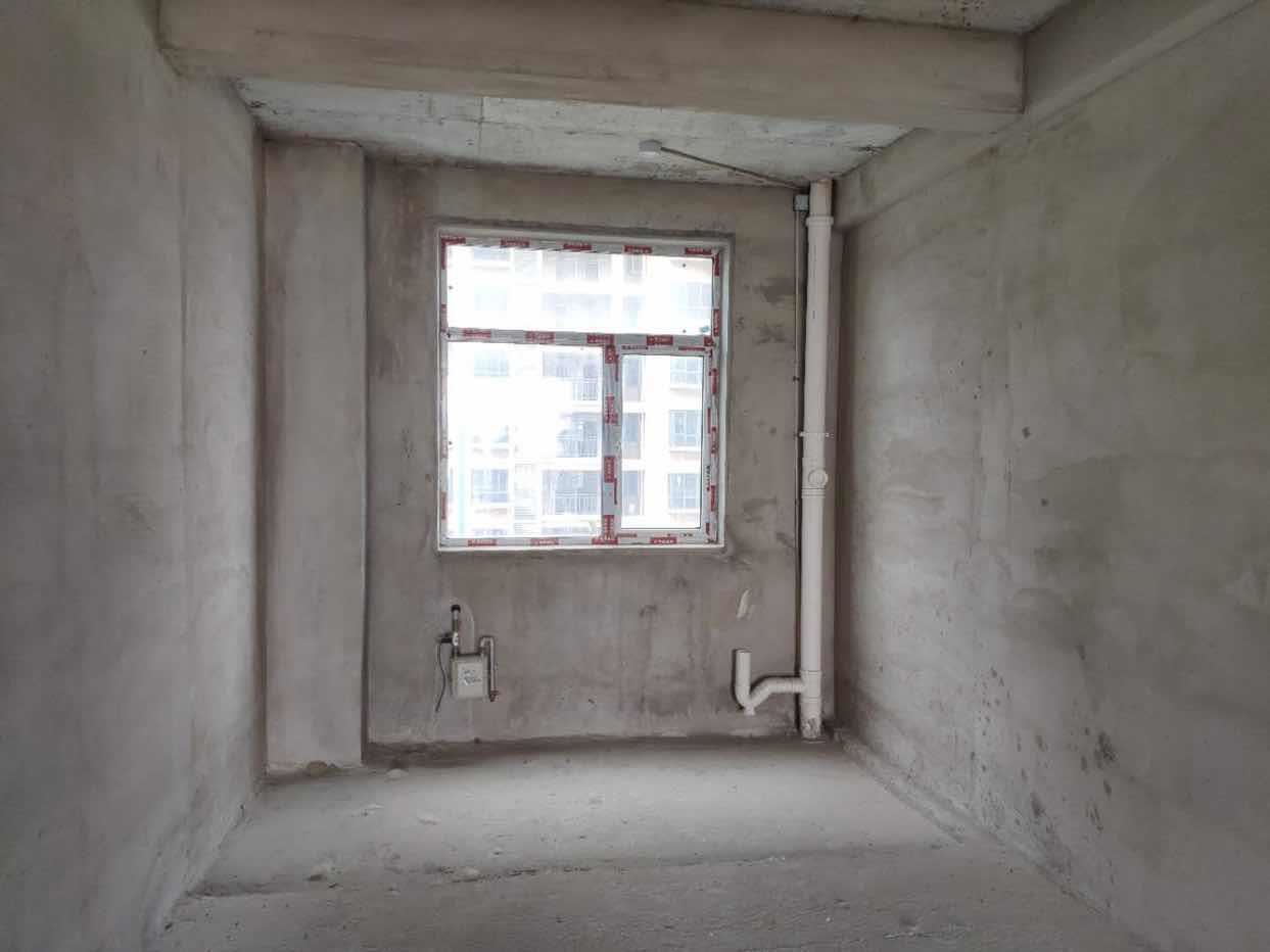 40万方大楼盘， 付五万的现房，93到151面积楼层任选