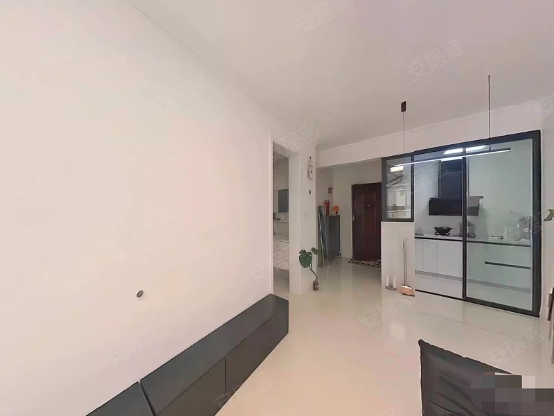 城西，满庭春7期，仙桃xiao学旁，精装三房，拎包入住，诚心出售