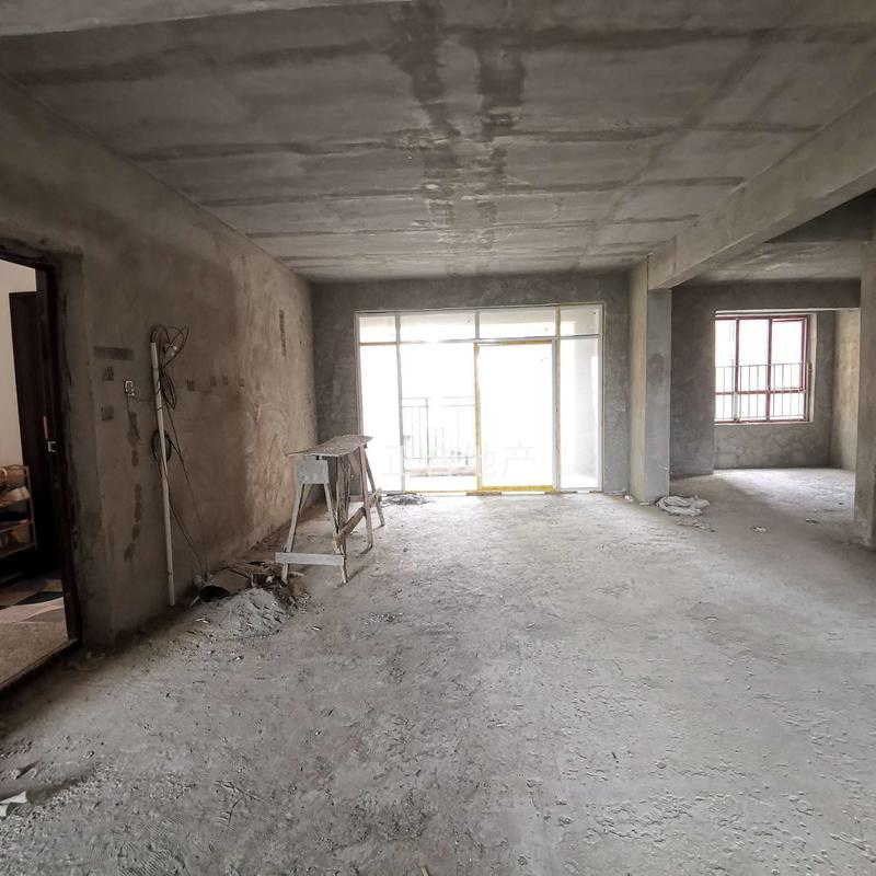 捡漏，沔阳公馆，电梯五楼，边户，单价4800。南北通透，证满二