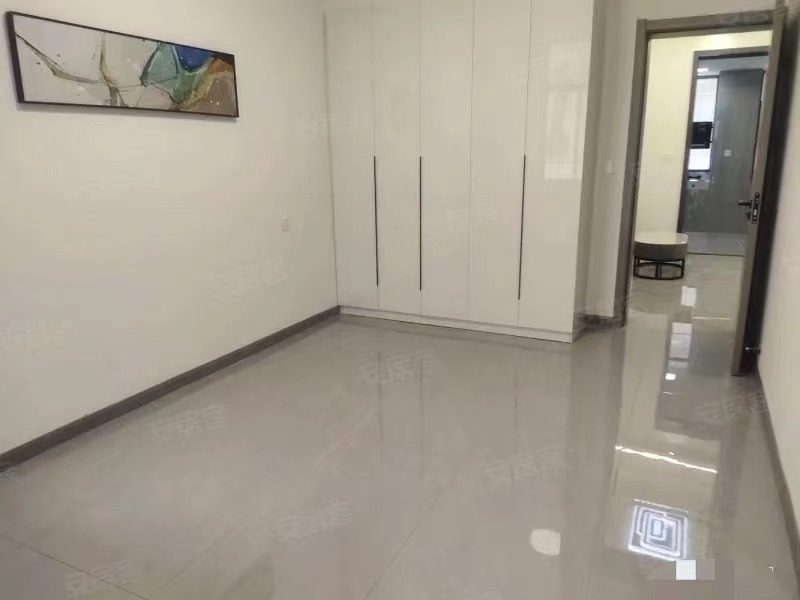 198，降价了，捡漏，带大院子的1楼来啦！​！​精装三房，出门学笑，菜场！​不动产在手，证满二！​