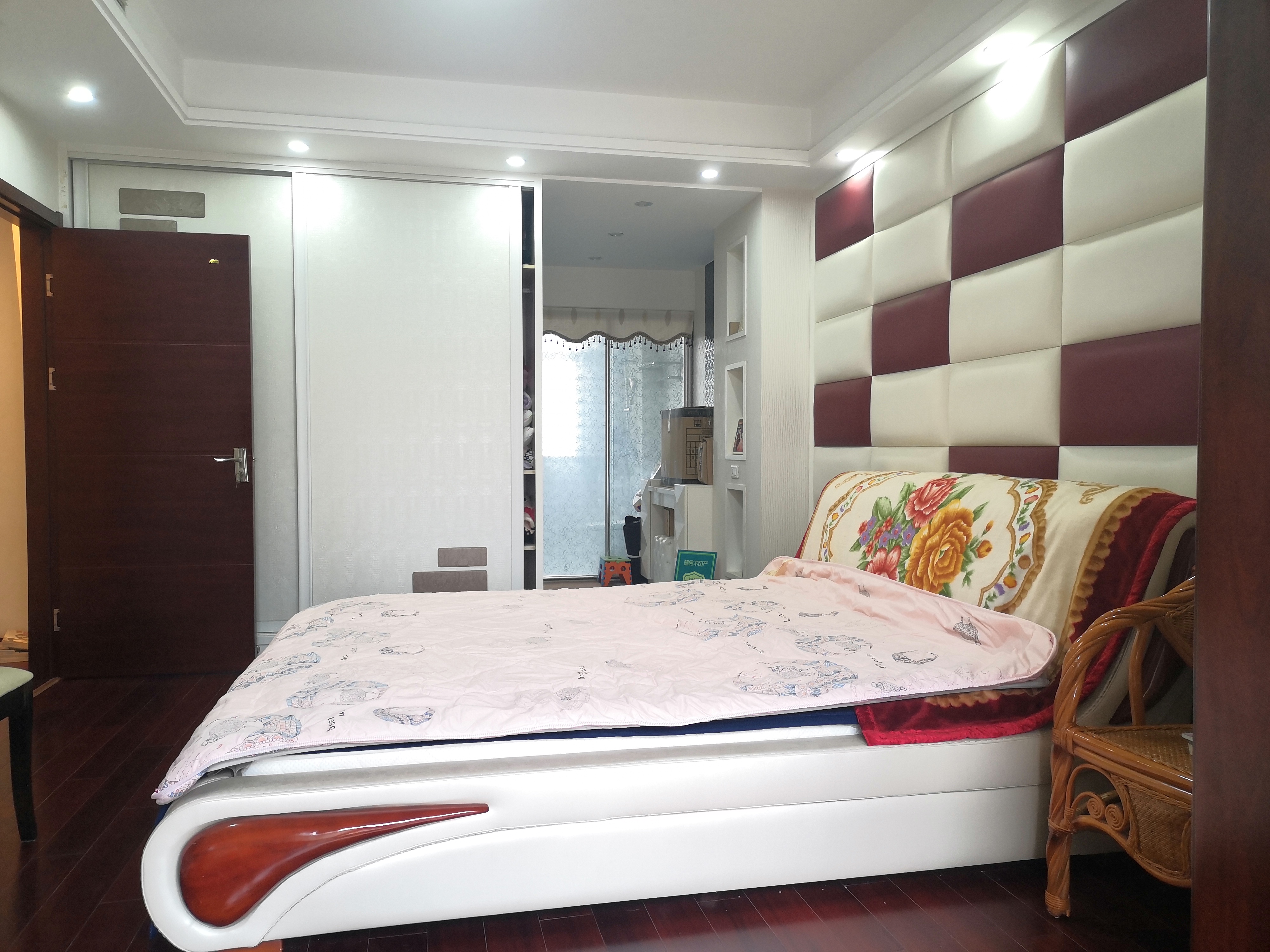 新城一号158平精装大三房（可改四房）楼层好装备保养新税费低南北通透