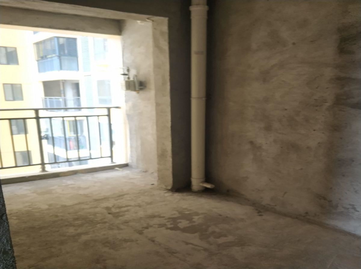 武商旁，财源盛景电梯中层，有证可按揭，单价美丽，看房方便