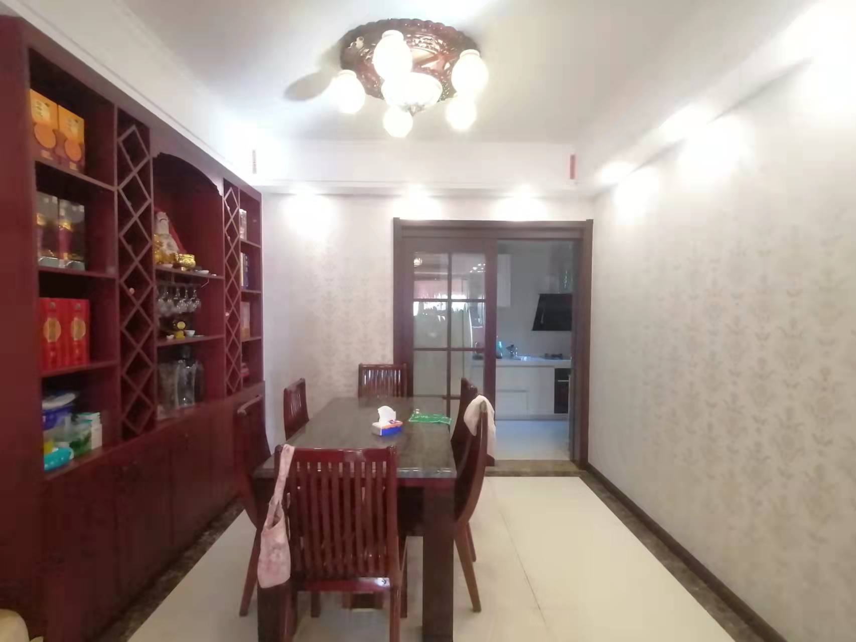 御台公馆品质小区小高层精装只卖6928每平米对面可以上学看房方便