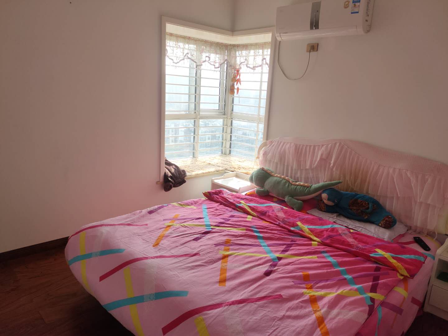 一中对面上苑一品中层精装三房满五 省税