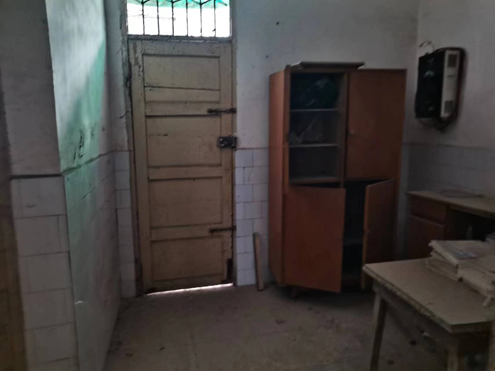 黄荆小区私房.房子有不动产证.证件满二.看房方便