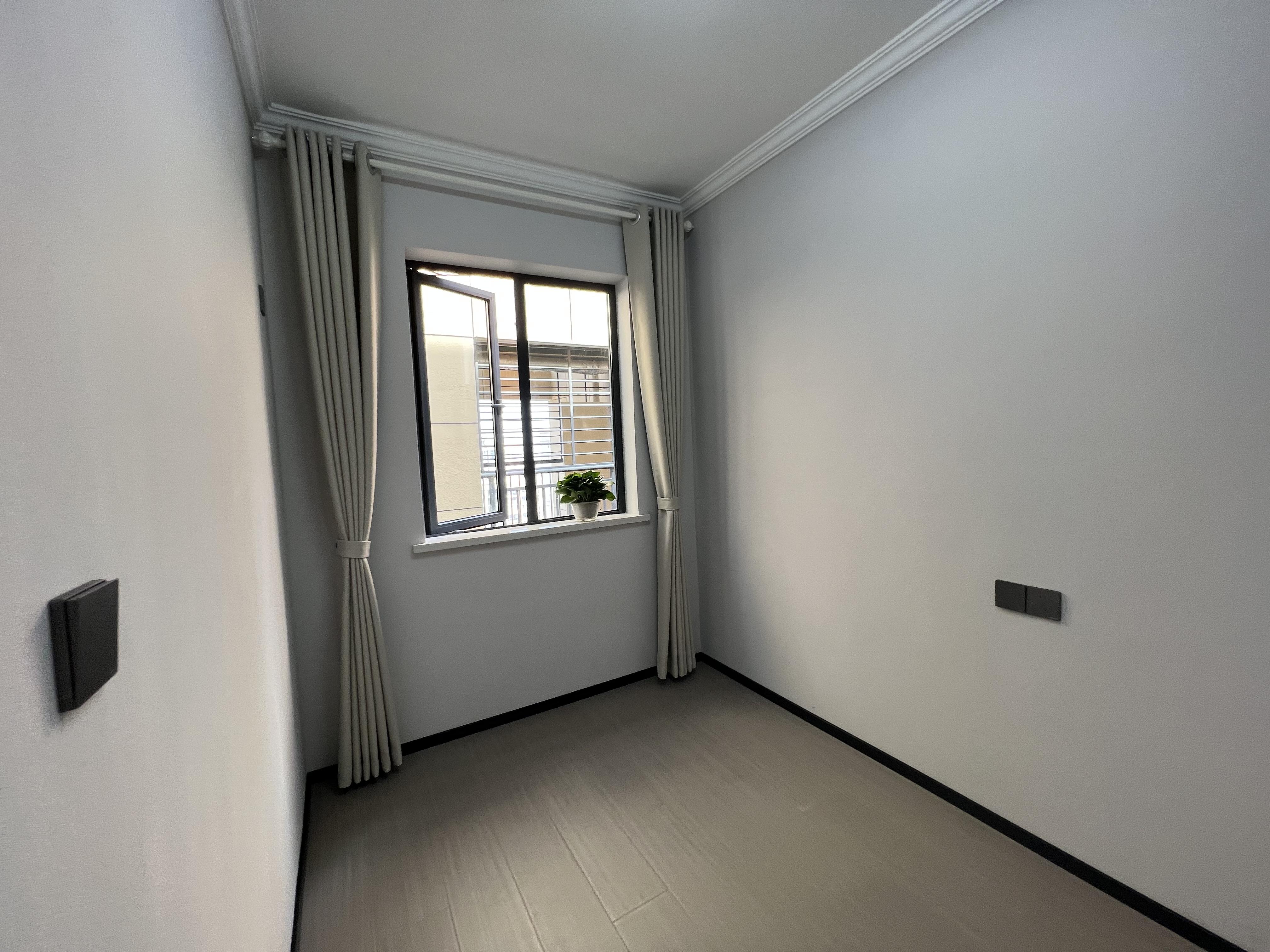 城南森林国际翡冷翠，全新装修，领包入住