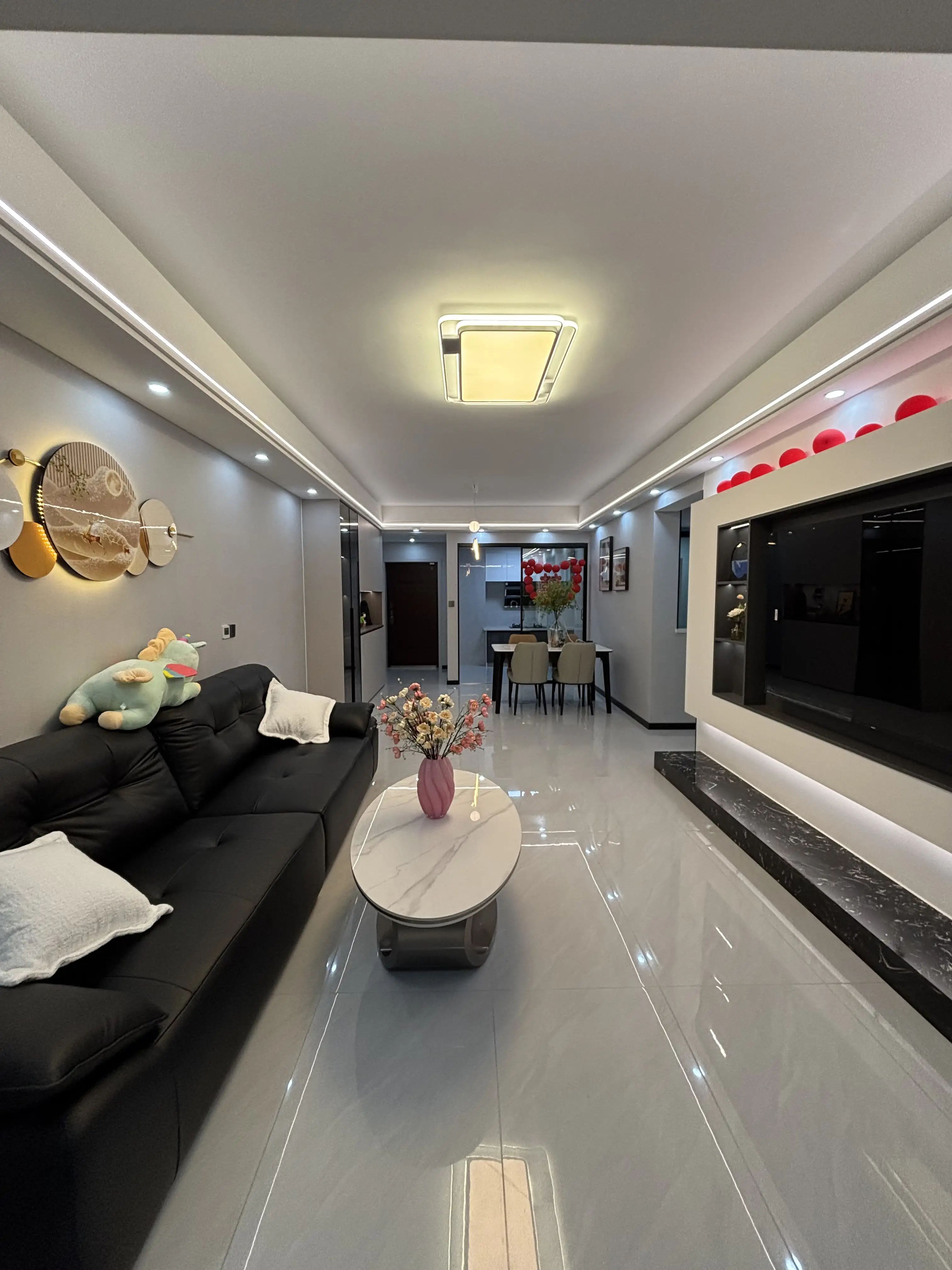 降价了，亏本出售，御湖世家，送车位，全新装修婚房，精装三房，好楼层