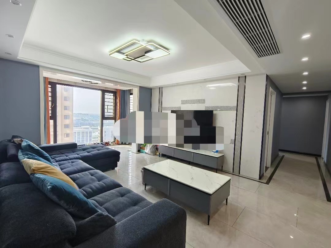 96，房东诚意出售，满庭春，精装四房，看中价格可谈，中间好楼层