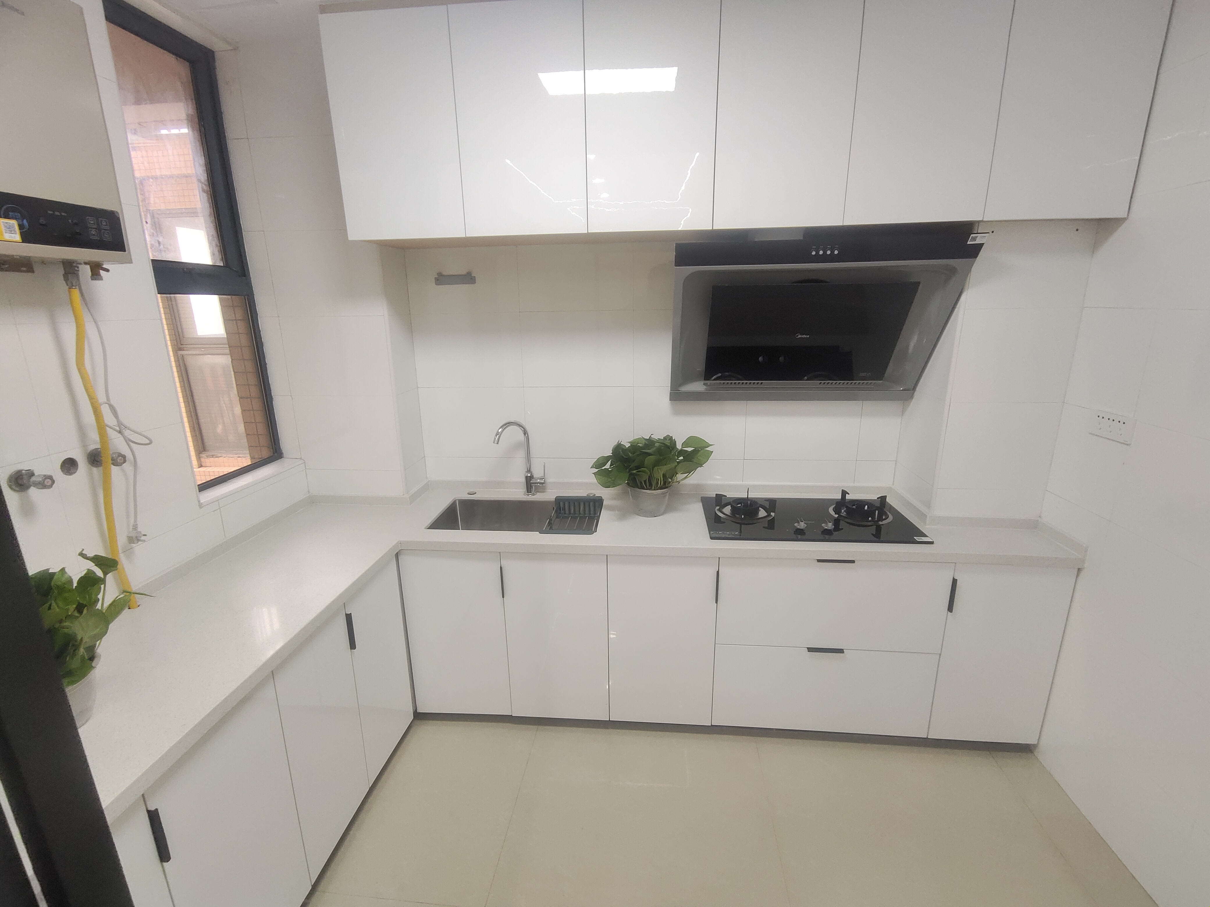 一品苑全新装修小高层好楼层采光好城南沔阳小对面包过户