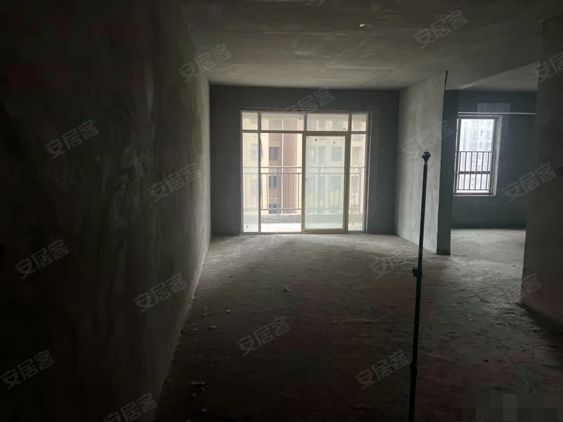 城南，沔阳公馆，毛坯房3房2卫，中间楼层，单价5000，证满二年，