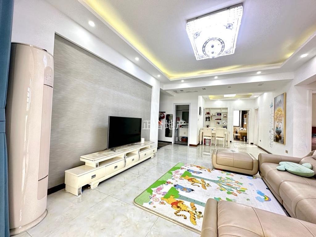 诚心出售，城南，御台公馆，精装四房，配套成熟，好楼层，成色新